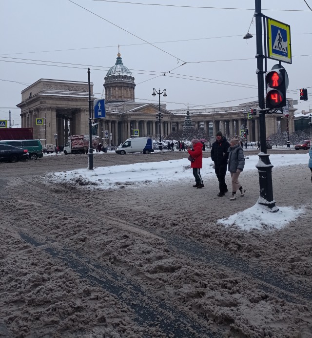 В Питере снова снег...