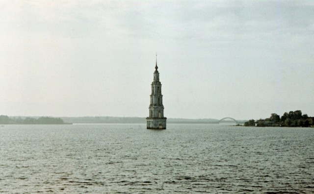Интересные фотографии 1990-х от 23.02.25