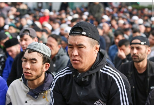 Воронежанка внезапно узнала, что в её квартире «живут» 13 мигрантов. Мать местной жительницы арестовали