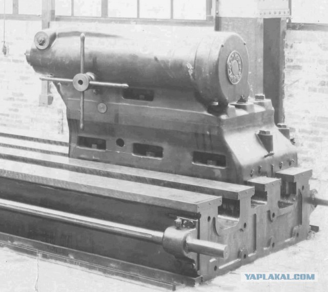 Гигантский токарный станок