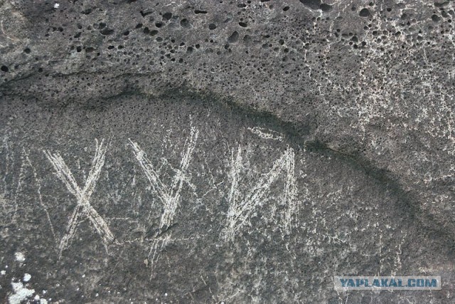 Получены первые цветные фото марсианских скал с зонда Curiosity.