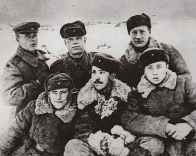История в черно-белых и цветных фотографиях