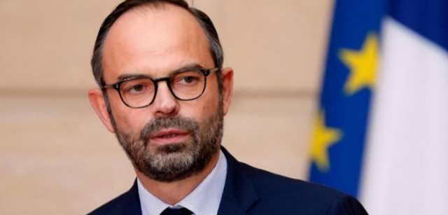 Премьер Франции намерен пойти на уступки "желтым жилетам" и ввести мораторий на на повышение налогов на бензин