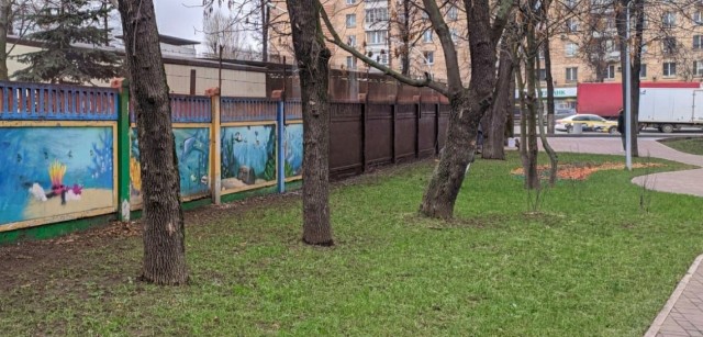 Московские коммунальщики закрасили граффити с Гагариным. Да, в следующем году исполняется ровно 60 лет с первого полёта