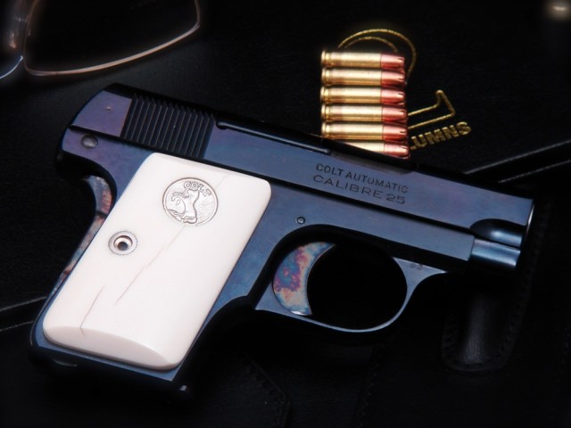 Пистолет Colt Model 1903 Pocket Hammerless - шедевр оружейной эстетики.