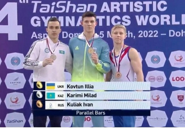 Под нейтральным же флагом. Российский гимнаст поднялся на пьедестал с буквой «Z» на груди