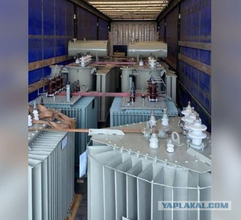 Азербайджан отправил на Украину электрооборудование