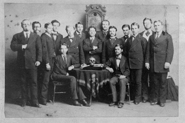 У гроба Папы Иоанна Павла II