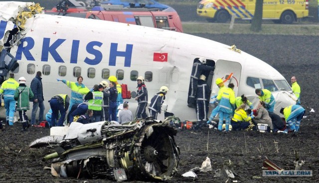Авиакатастрофа Боинга в Амстердаме (6 фото)