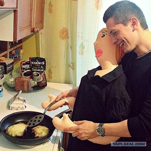 Нашла у сына резиновую женщину…
