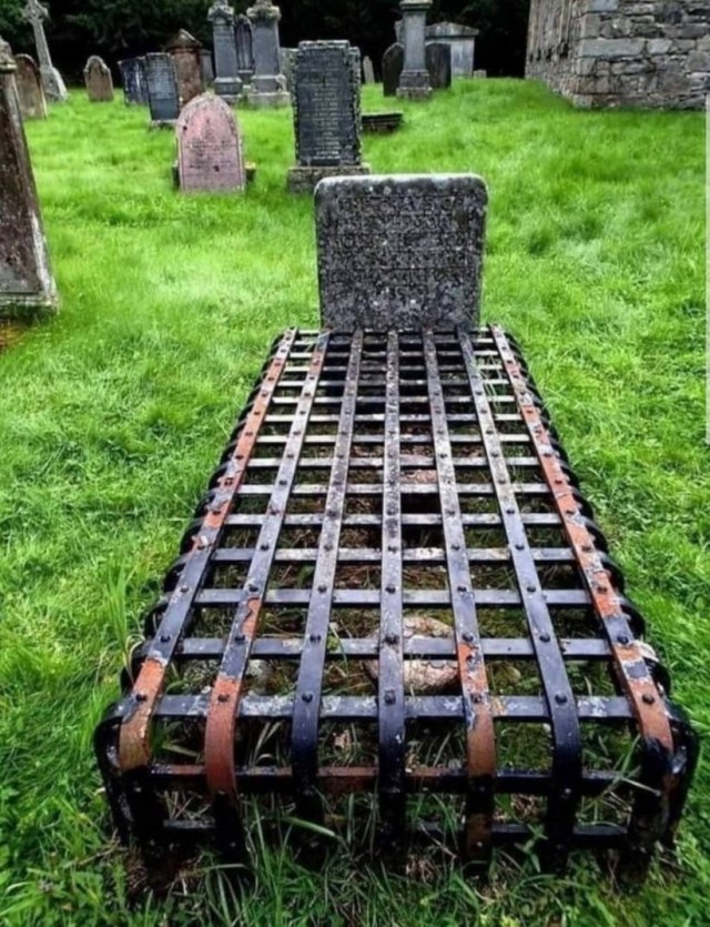 Мортсейф. Железные клетки на могилах и страх перед живыми