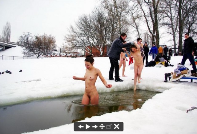 Крещение киевских нудистов 18+