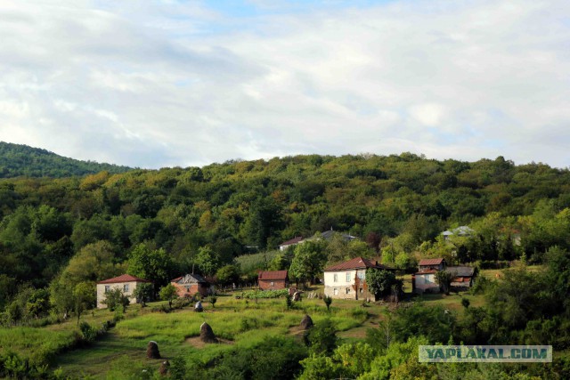 Осколки былого величия. Абхазия. Ткварчели.Акармара.