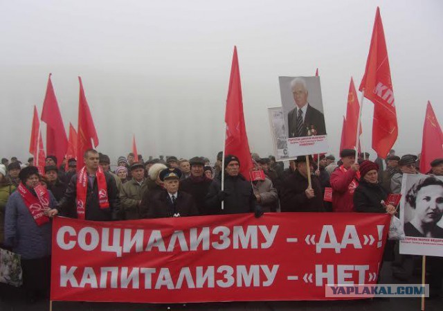Аксенов: сегодня России нужна монархия