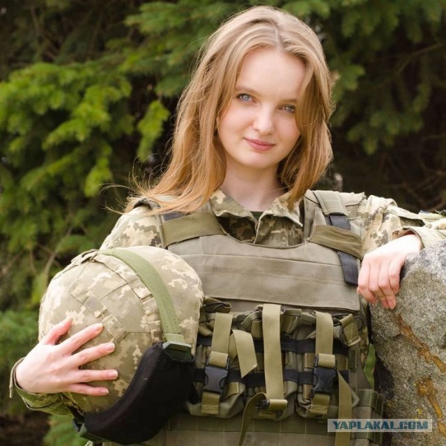 Девушки в армии