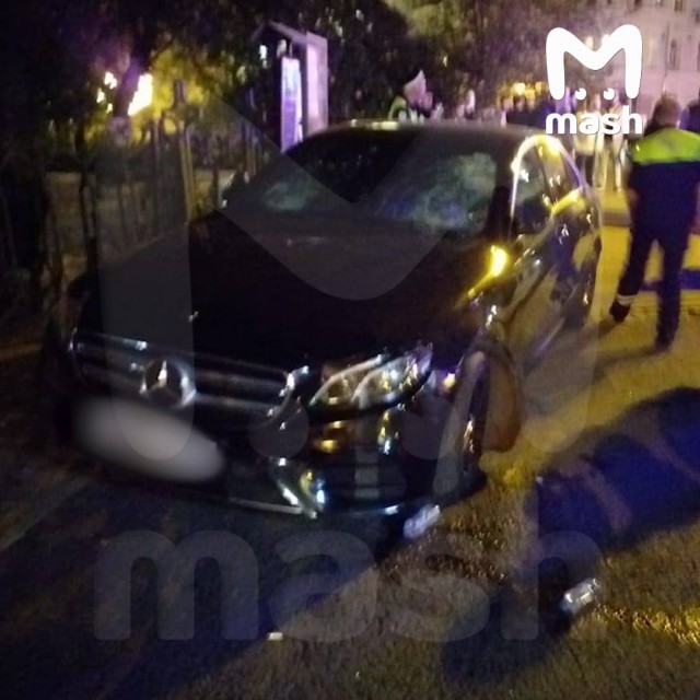 Водитель Mercedes сбил несколько человек около здания ТАСС на Большой Никитской в Москве