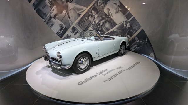 Alfa Romeo museo. Красивых автомобилей пост