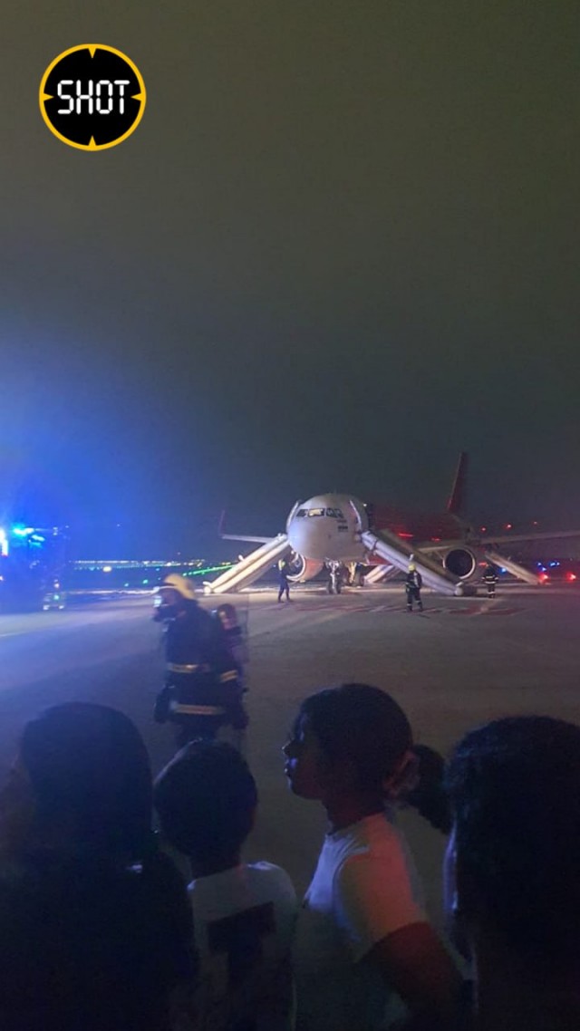Самолёт Air India загорелся во время взлёта в Индии