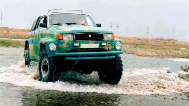Дорожный монстр из 90х...