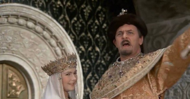 А давайте устроим революцию! На баррикады товарищи!