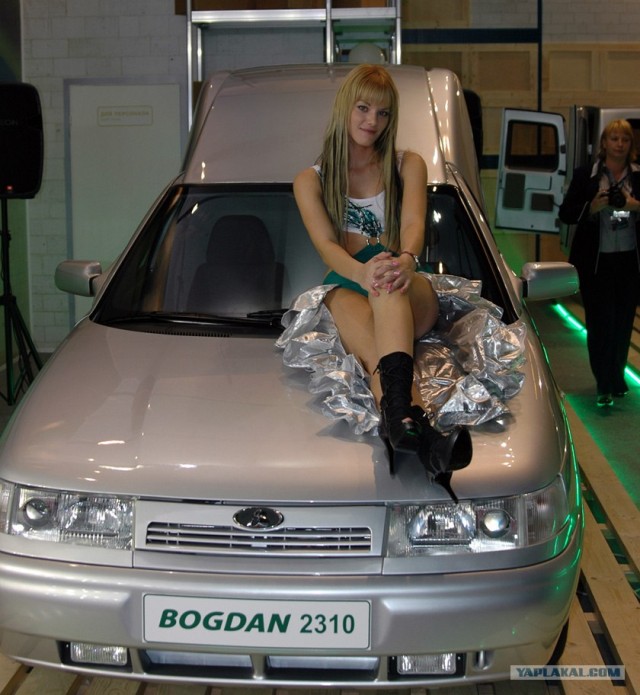 Девушки на ММАС 2012