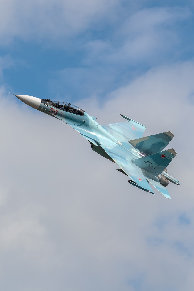 "Русские витязи" получили Су-30СМ