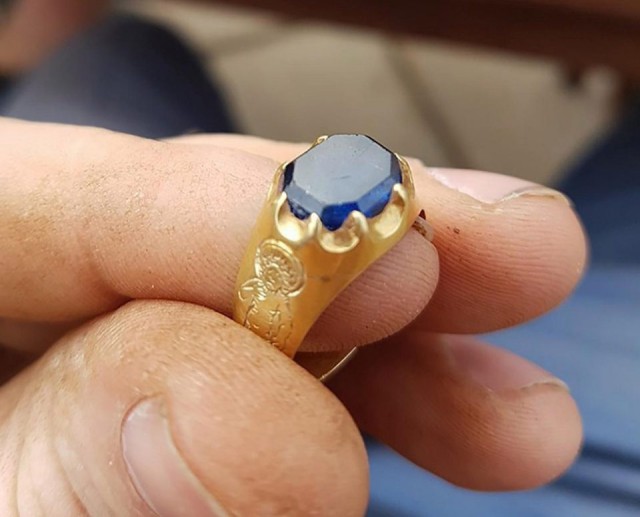 Охотник за сокровищами нашел в Шервудском лесу кольцо Робина Гуда