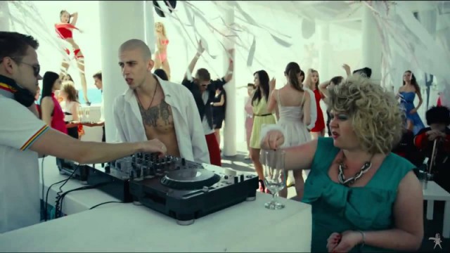 В ночном клубе Перми экс-депутат сломал челюсть DJ Smash