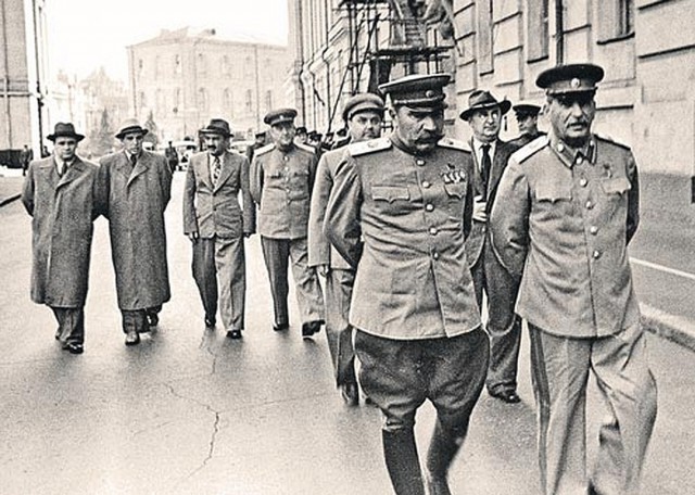 Как Сталин бандеровцев на кол сажал