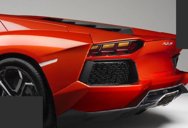 Рассекречен Lamborghini Aventador LP700-4!(7фот)