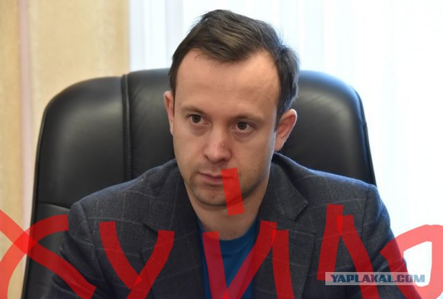 Свердловский депутат наводит порядок в Заксобрании: простым смертным запретили обедать в одной столовой с парламентариями