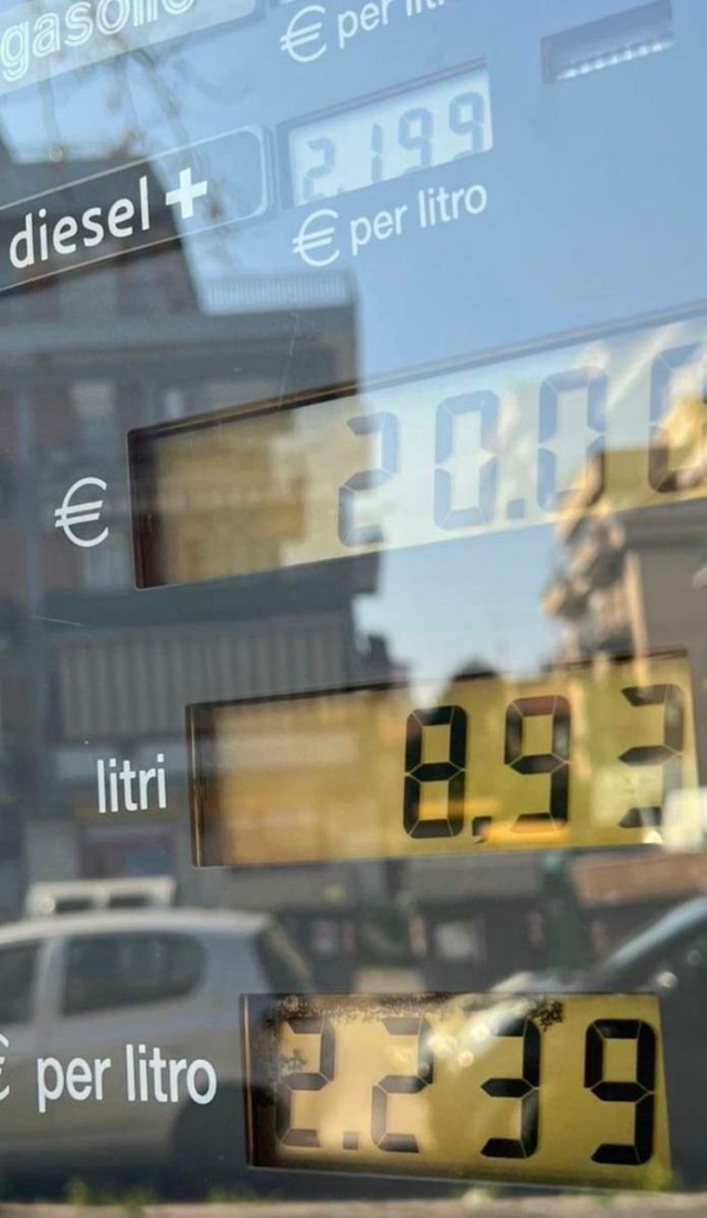 В декабре в Германии литр топлива стоил 1,55 евро