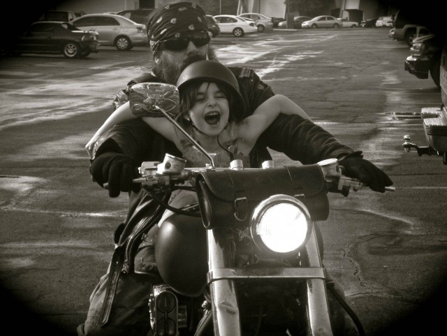 Отец и дочь.