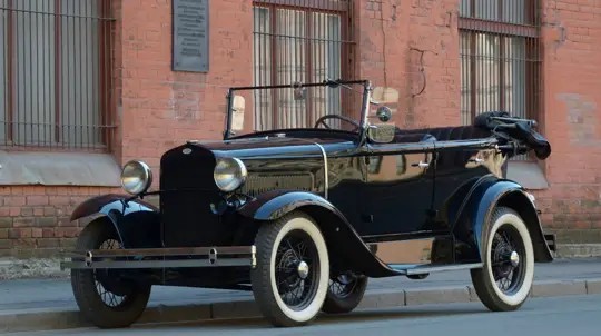 Советские автомобили с иностранным акцентом: какие модели рождались не с нуля