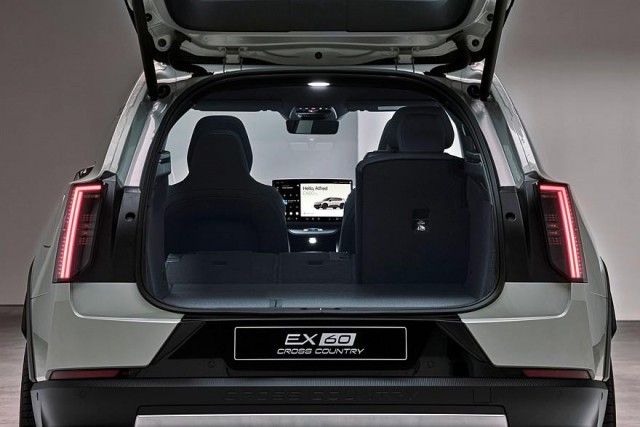 Новый Volvo EX60: без дверных ручек, до 810 км на одной зарядке, есть версия Cross Country