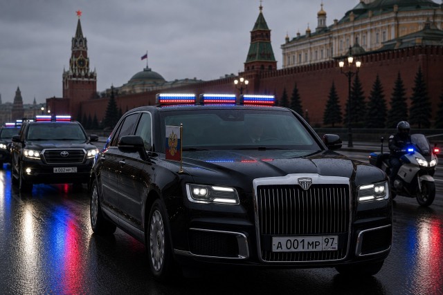 Кортеж Владимира Путина на улицах Астаны
