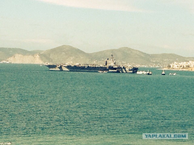 США направили в Черное море авианосец George H.W.