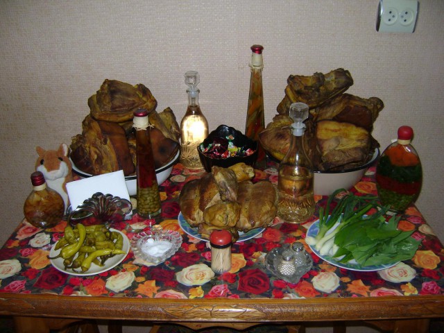 Делаем дымогенератор для копчения.