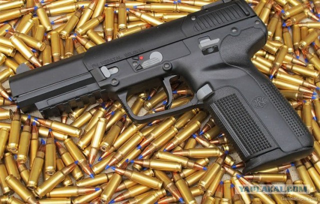 Пистолет-пулемет FN P90 «Петушок» или «Швея»