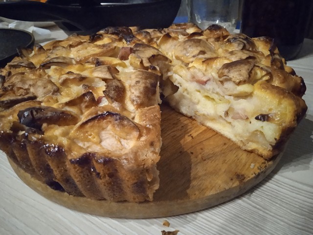 Пироги для чайников 4. Шарлотка из кукурузной муки.