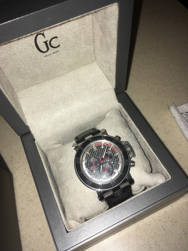 Продаю часы GC