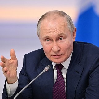 Путин подписал закон об ограничениях для выезда за рубеж