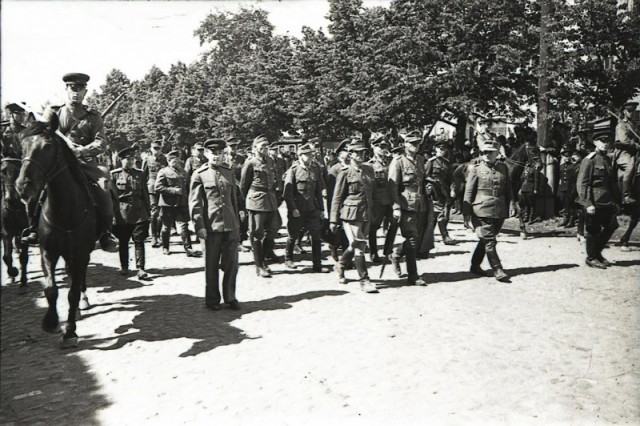 Парад побежденных