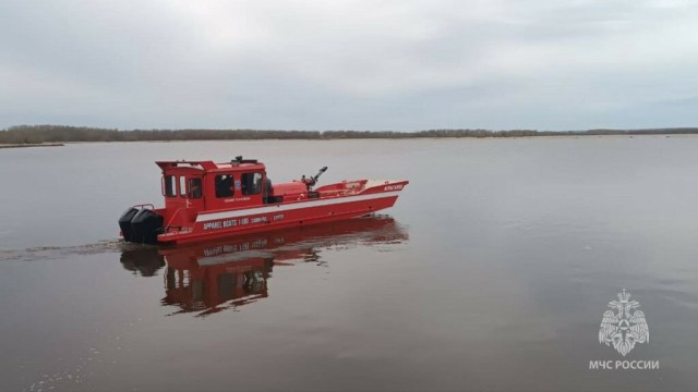 В Югре заступил на службу уникальный катер мчс России.