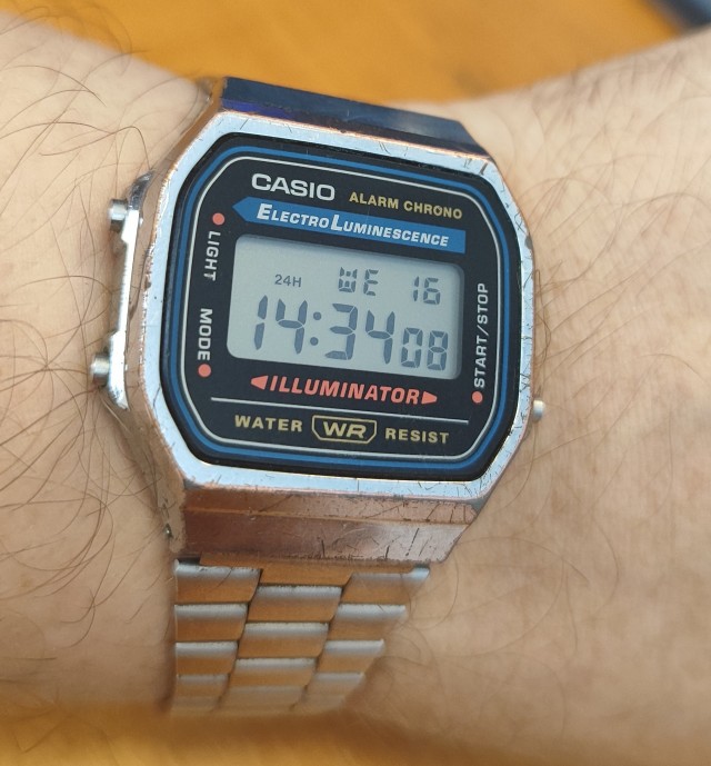 Часы Casio a700