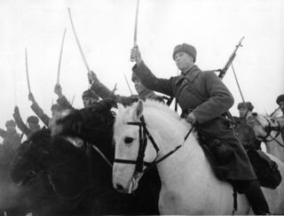 С шашками против танков: чем закончилась последняя кавалерийская атака в истории