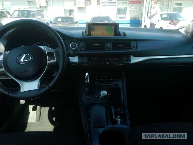 Лехсус гибриднай) Lexus CT (200h)