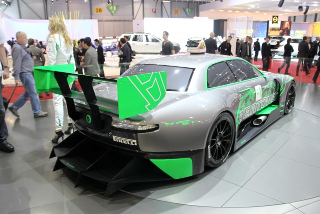 Концепт Jaguar B99 от Bertone '2011 (12 картинок)