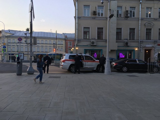 Fake Taxi: МЧС обслуживает московских чиновников
