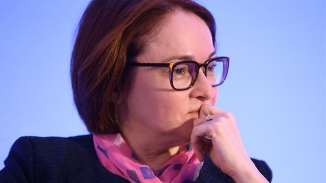 ЦБ вернулся к закупкам валюты для удержания рубля от неконтролируемого укрепления